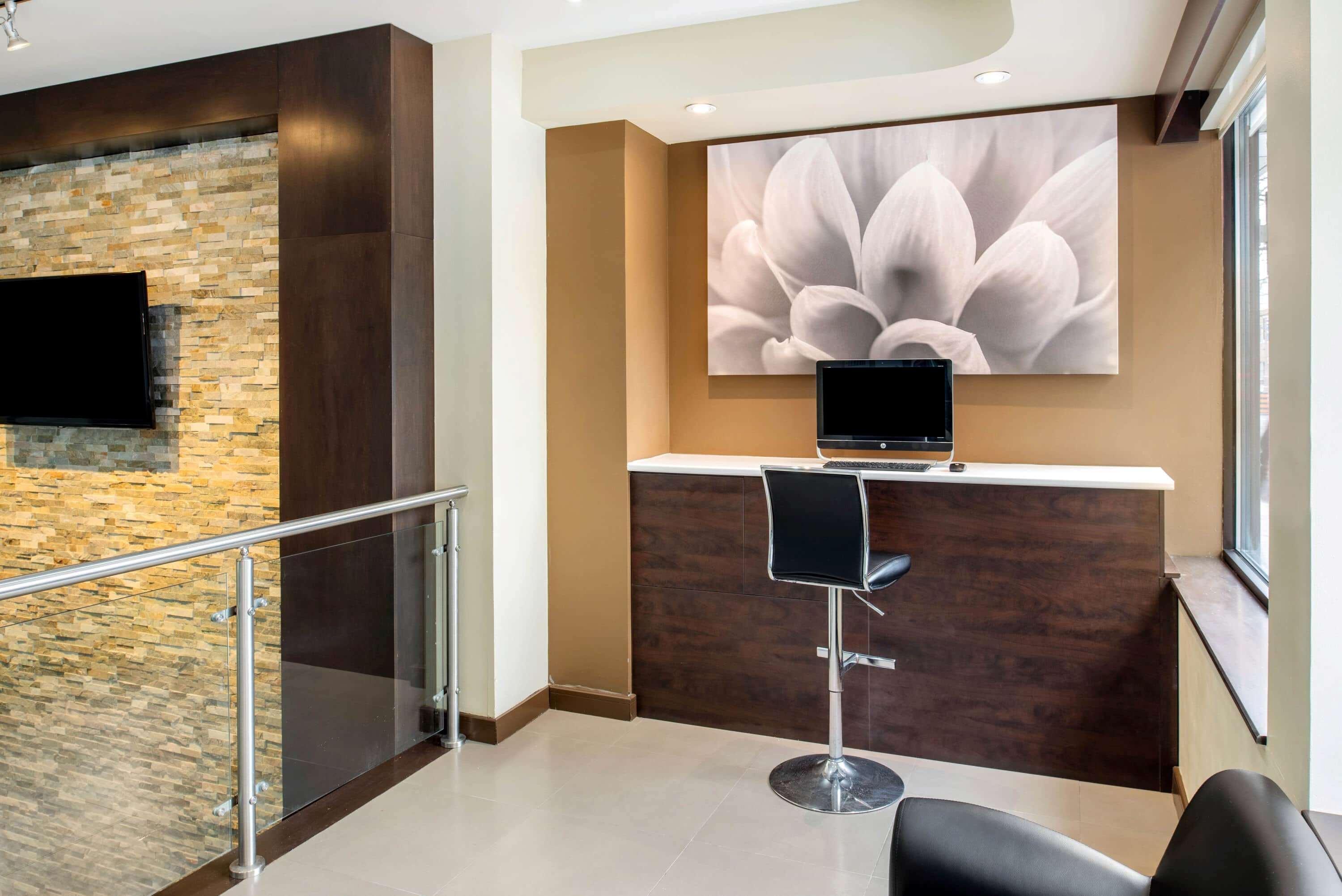 Hotel La Quinta By Wyndham Oshawa Exteriér fotografie