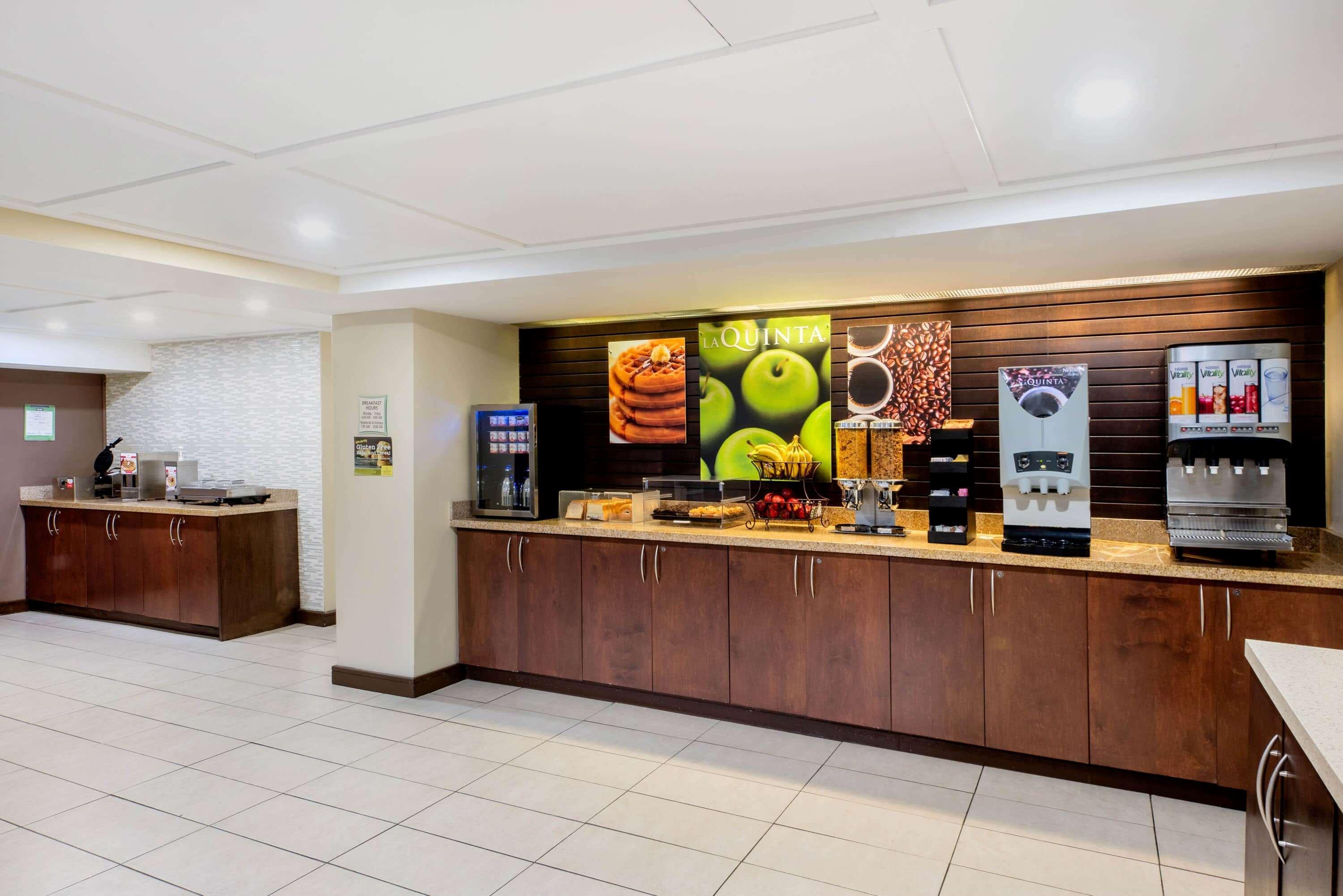 Hotel La Quinta By Wyndham Oshawa Exteriér fotografie