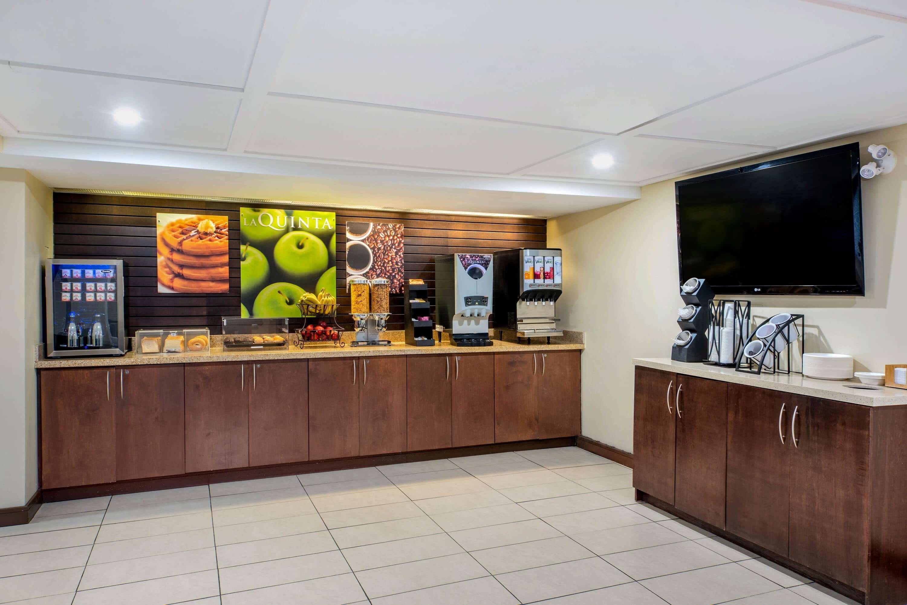 Hotel La Quinta By Wyndham Oshawa Exteriér fotografie
