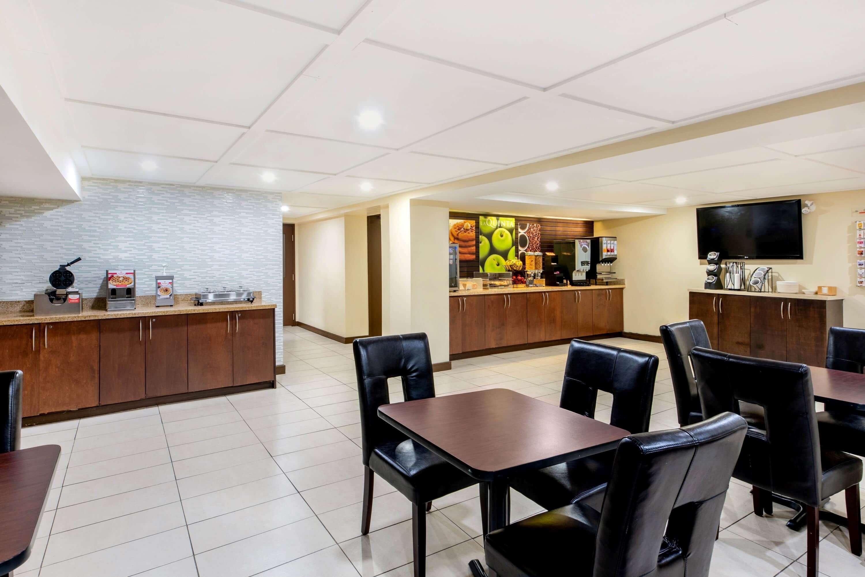Hotel La Quinta By Wyndham Oshawa Exteriér fotografie